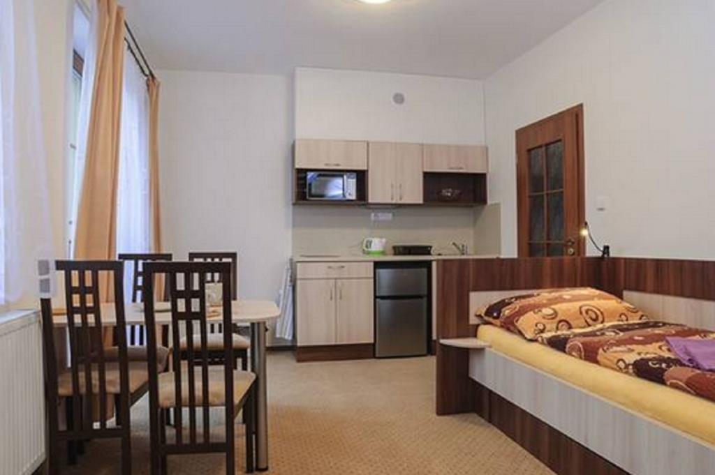 Apartmany Rezac Rokytnice nad Jizerou Bilik gambar